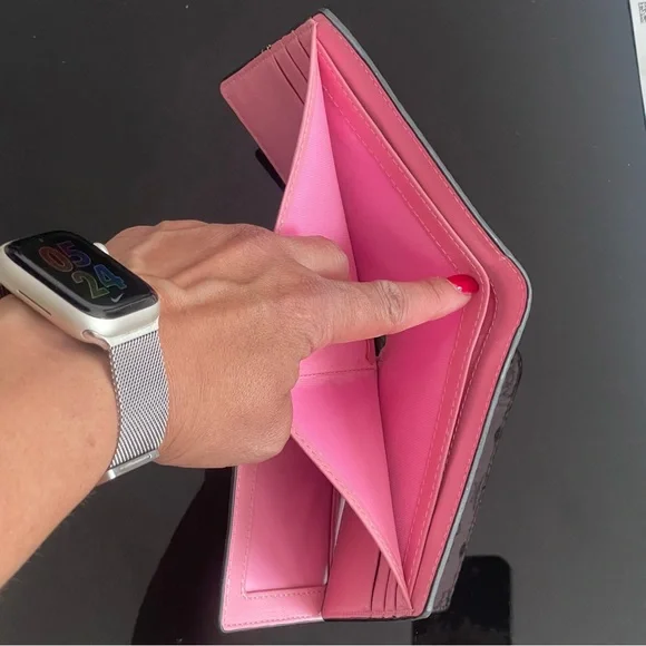 SOLD‼️. NEW MCM LIMITED EDITION PINK BUNNY VISETTOS LEATHER WALLET - Picture 6 of 12